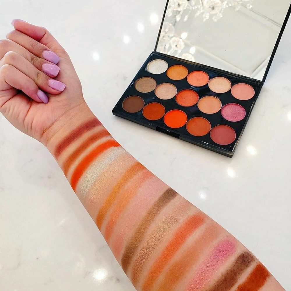 Signature Eyeshadow Palette